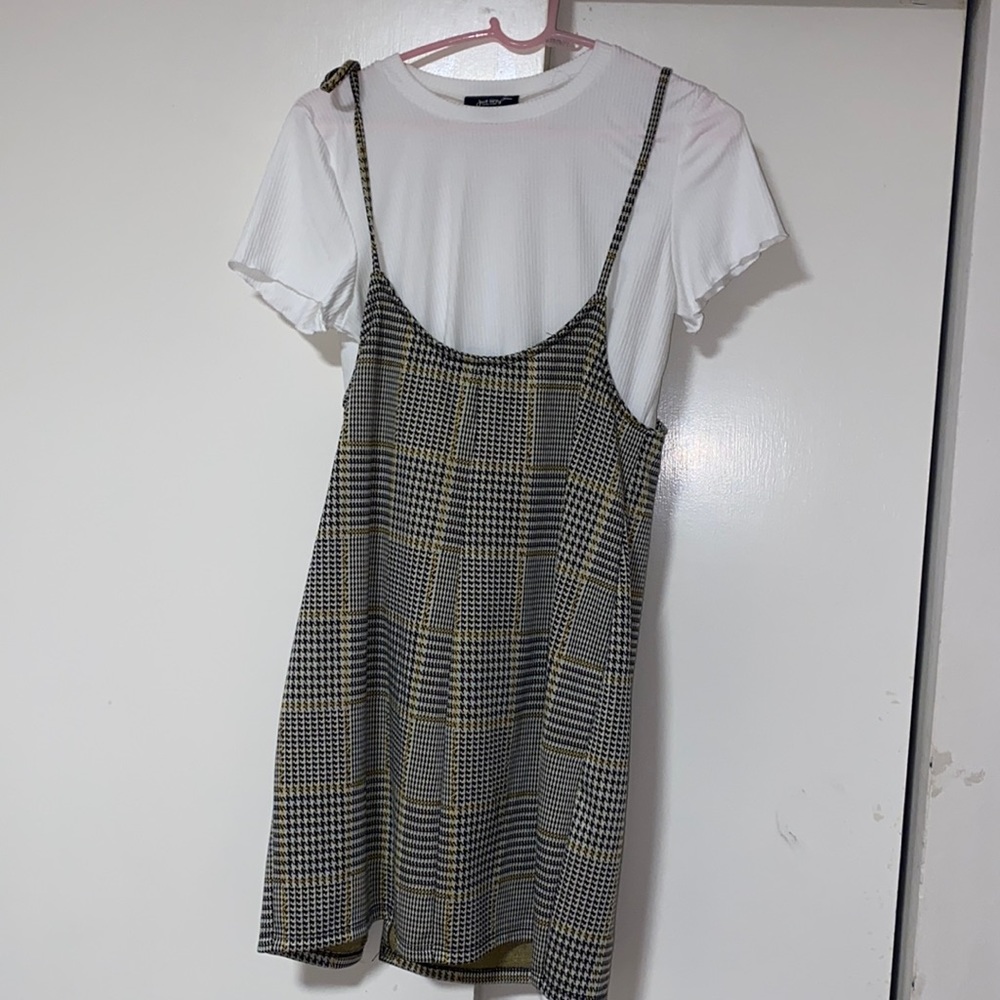 Cute dress!